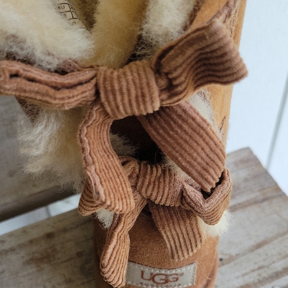 UGG Brown Boots Suede Size 9 Comfy With Bows In Back - Picture 6 of 10